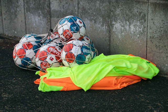 屡屡展现顽 屡屡展现顽